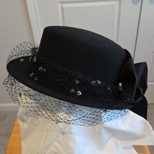 Elegant Black Hat with Netting and Bow 100% wool Doeskin felt
